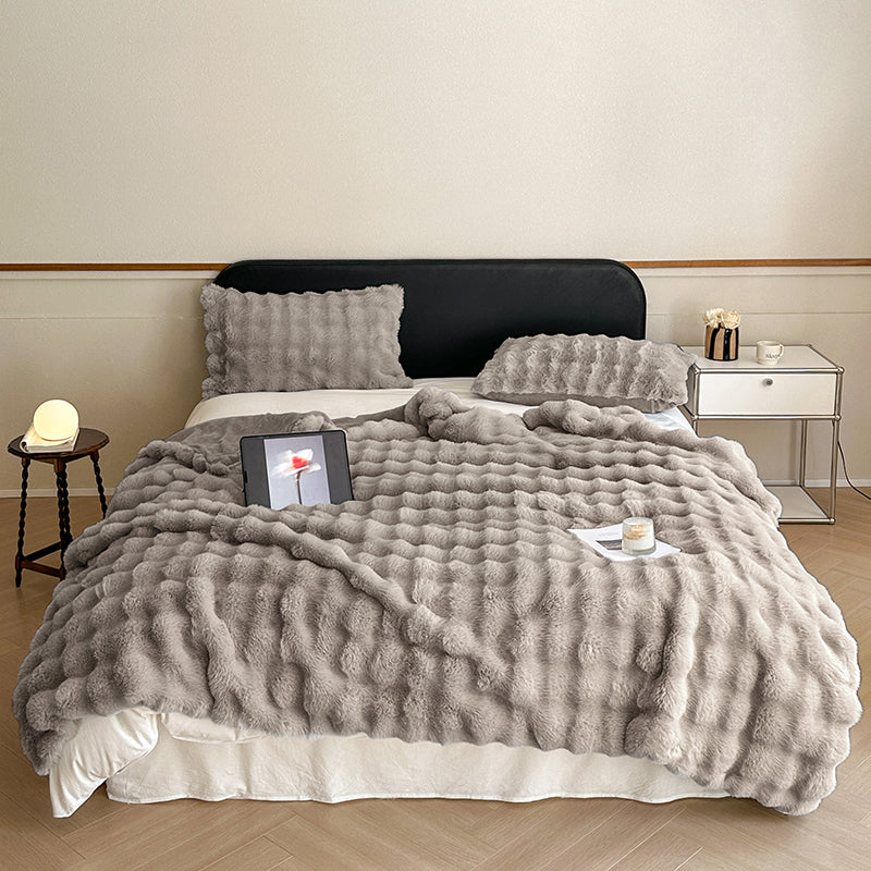 Velmorn - Plüschgestreifte Kuscheldecke für Couch und Bett