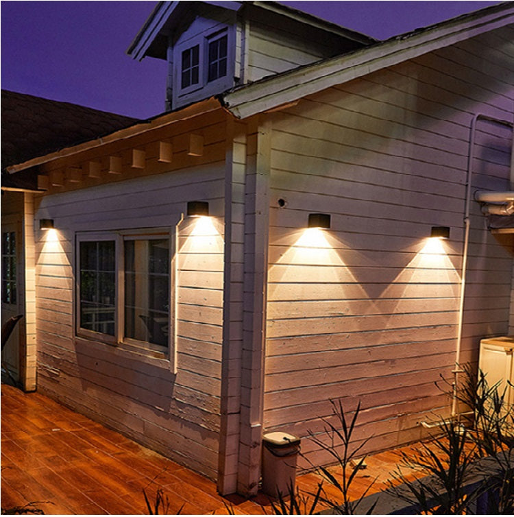 Sunlight – Elegante stenska svetilka