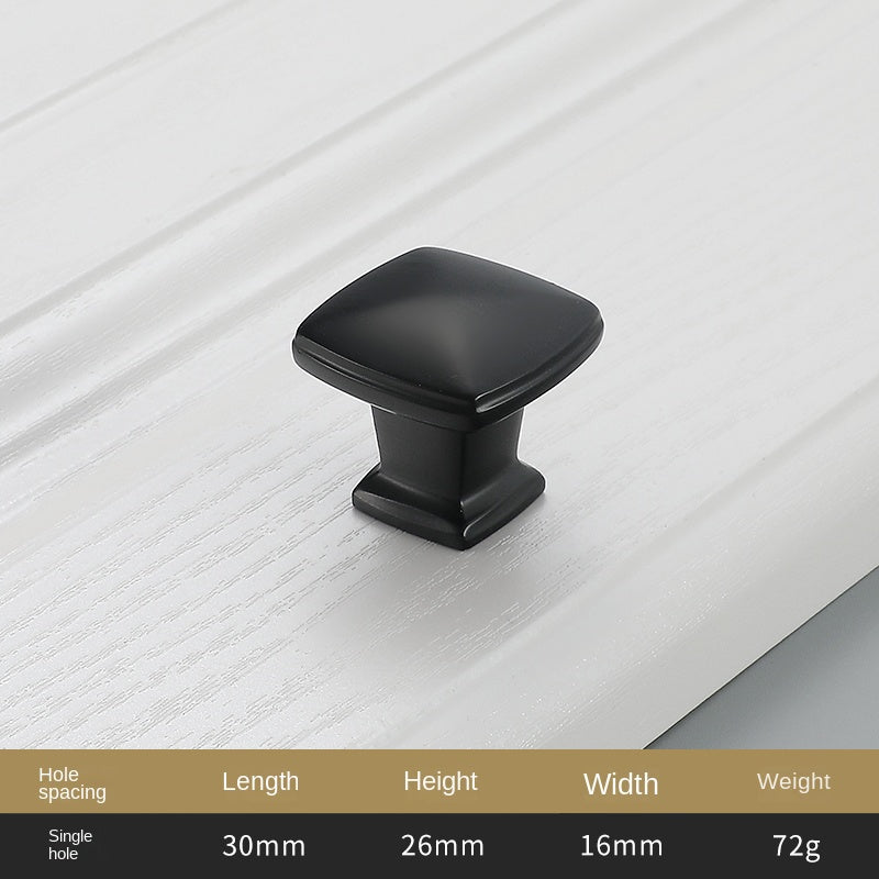 Brezčasna omarica in predalni ročaj