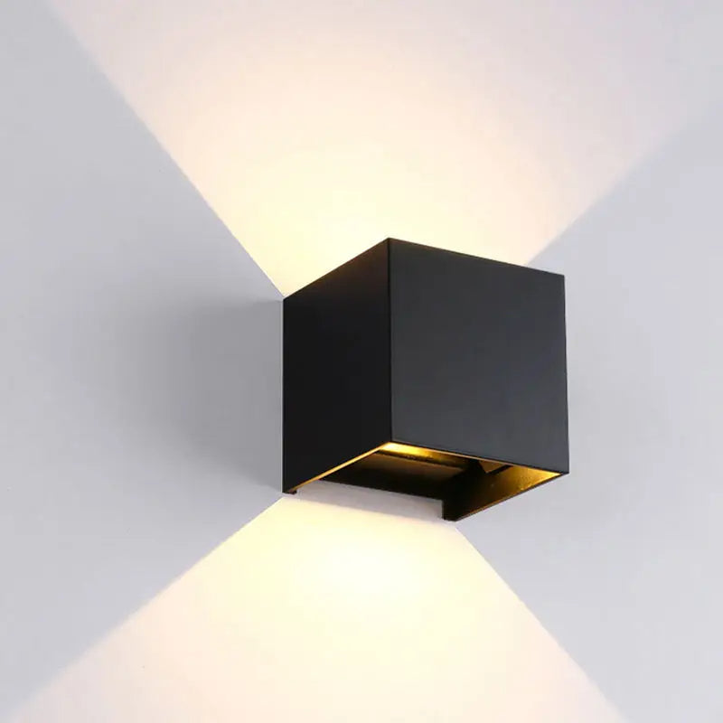 KubiskStil – Contemporary Waterproof LED Wall Light - Stellar – Minimalist Design Wall Light (Raumungsverkauf)