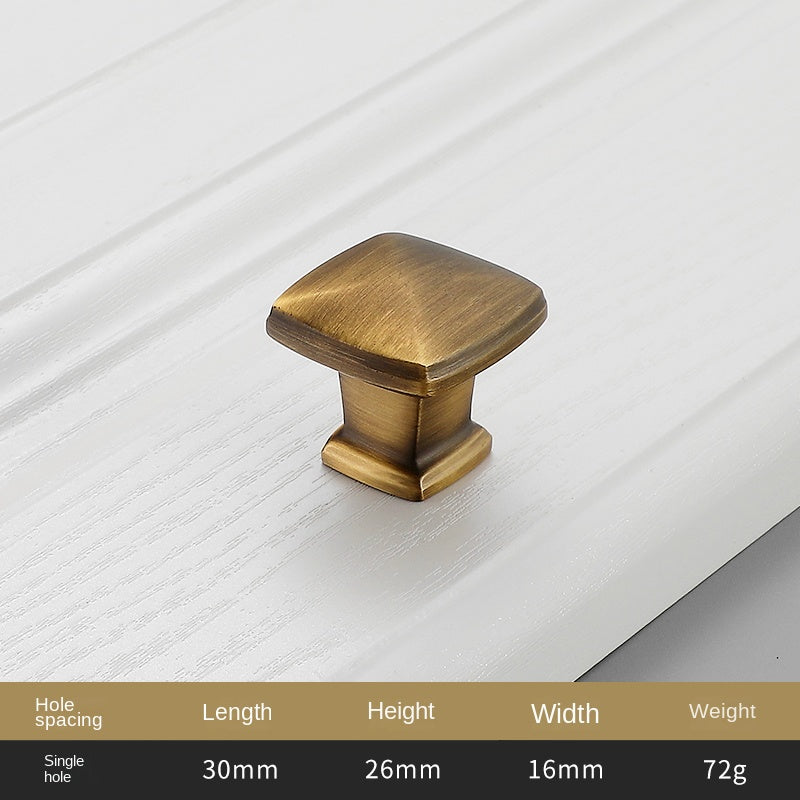 Brezčasna omarica in predalni ročaj