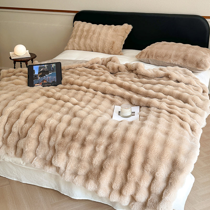 Velmorn - Plüschgestreifte Kuscheldecke für Couch und Bett