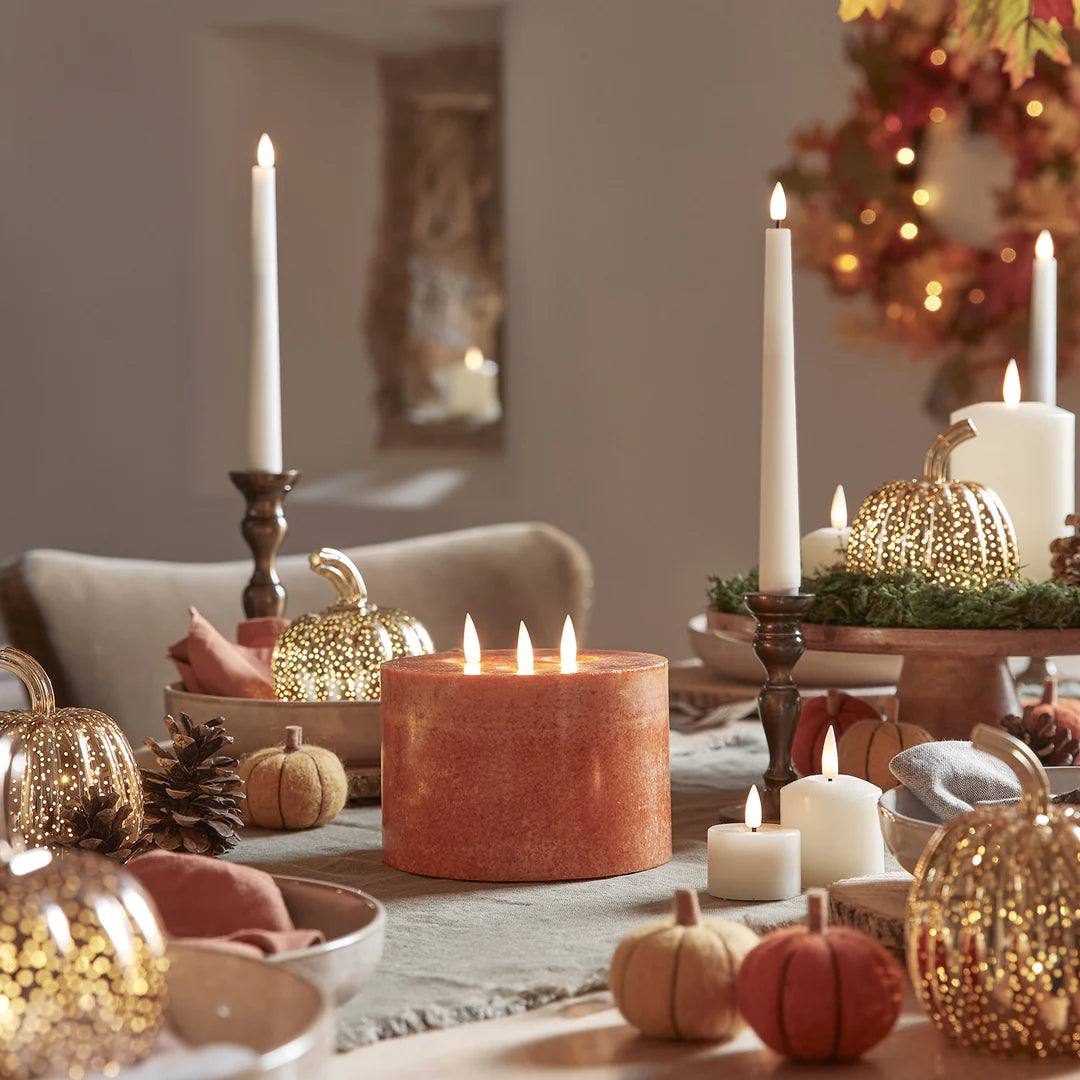 Set mit 4 flammenlosen, flackernden LED-Kerzen aus Wachs