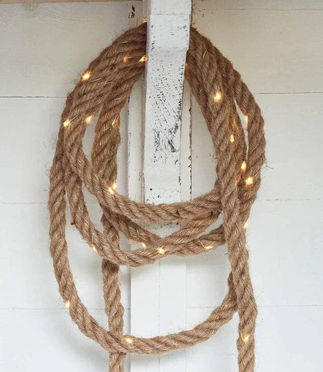 LumiCord | Rustikale Warmweiße LED Lichterkette für Außenbereich 1