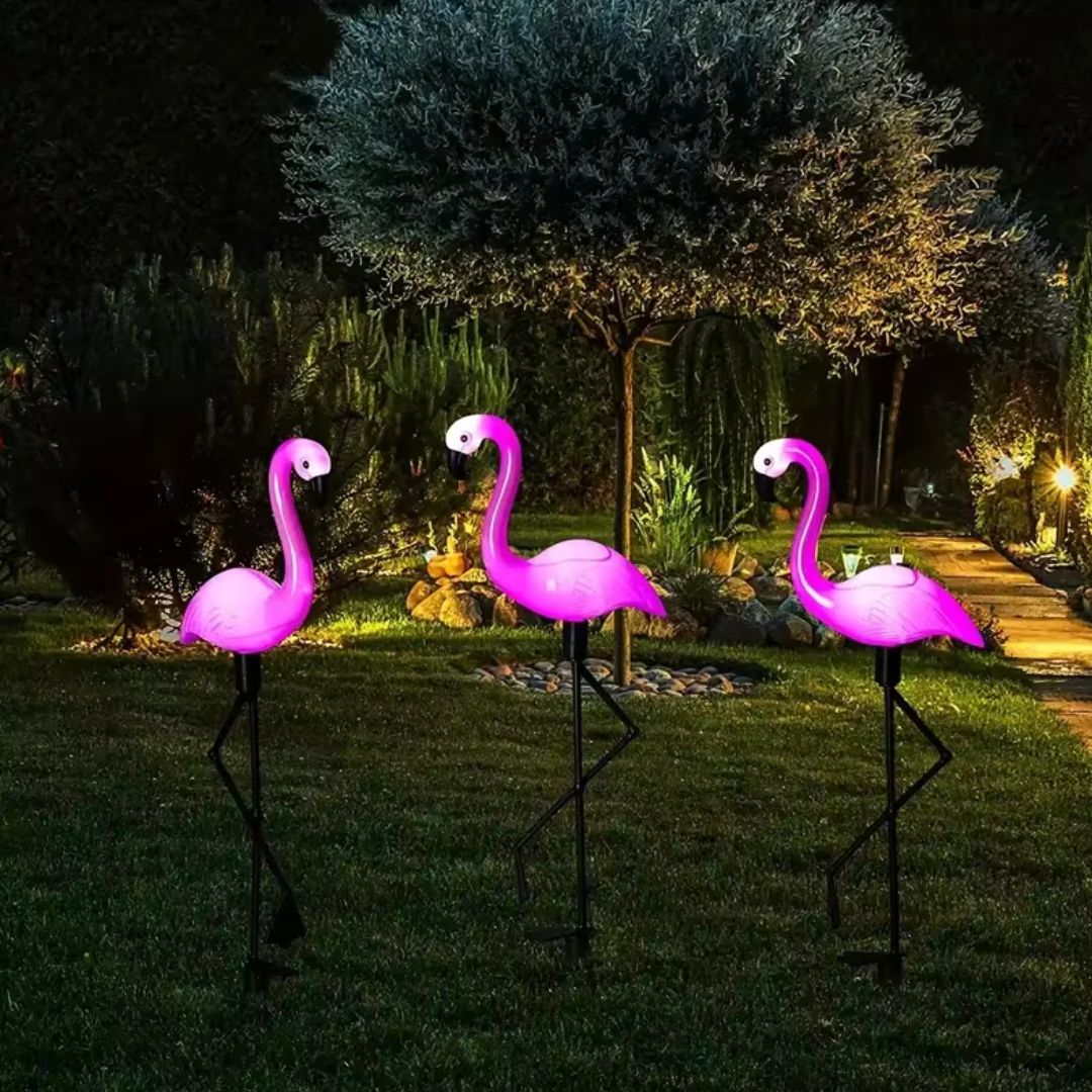 FlamingoGlow - solarno napajana LED-lampa za travniške flaminge