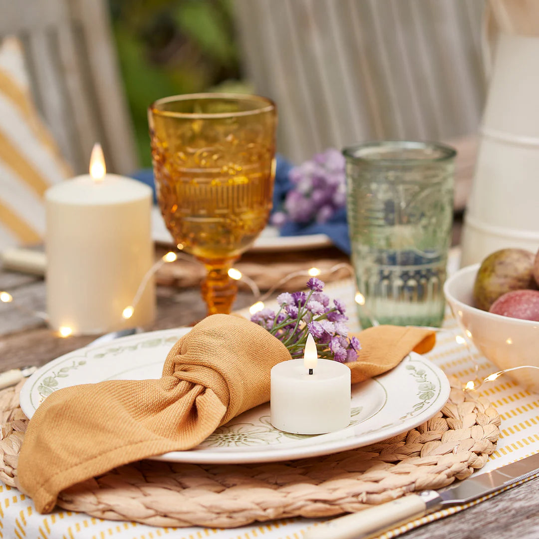 12 Stück kurze flammenlose flackernde LED-Kerzen (Räumungsverkauf)