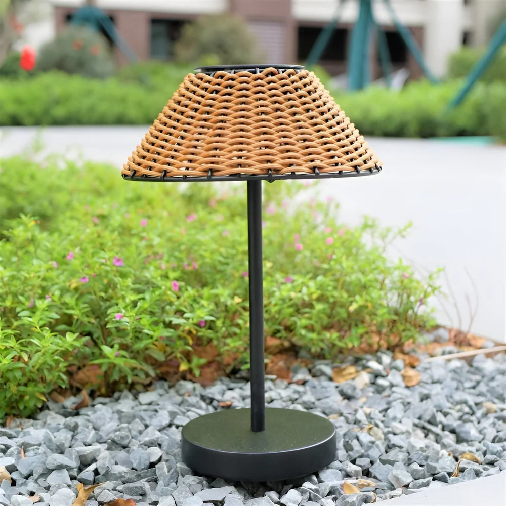 SolWeava – Solar Tischlampe mit Geflecht für draußen