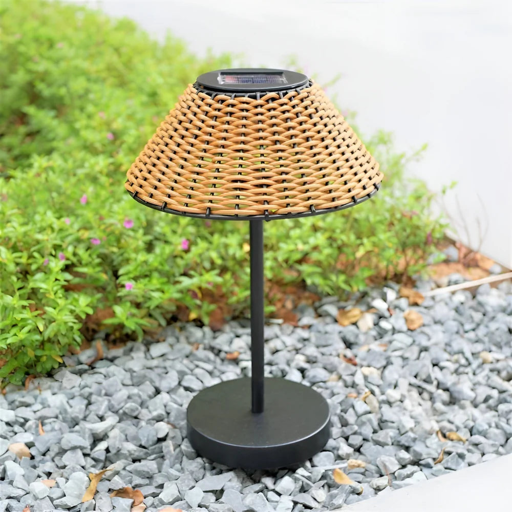SolWeava – Solar Tischlampe mit Geflecht für draußen